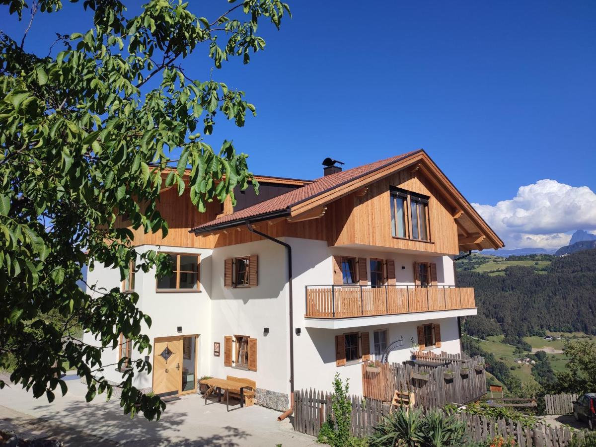 Huberhof Apartment Villandro Bagian luar foto