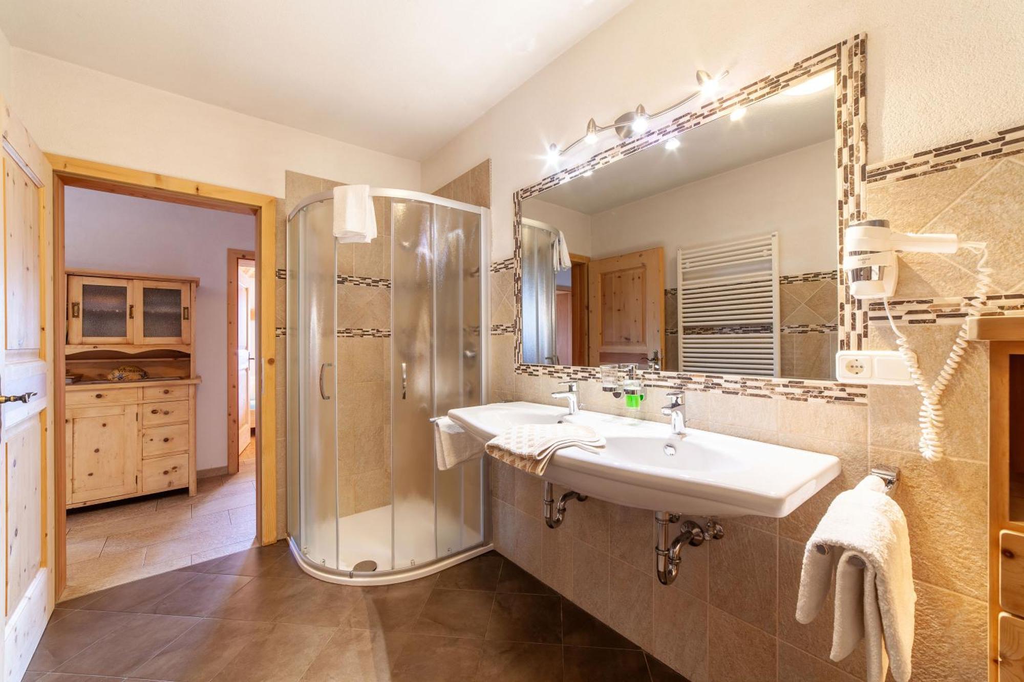 Huberhof Apartment Villandro Bagian luar foto